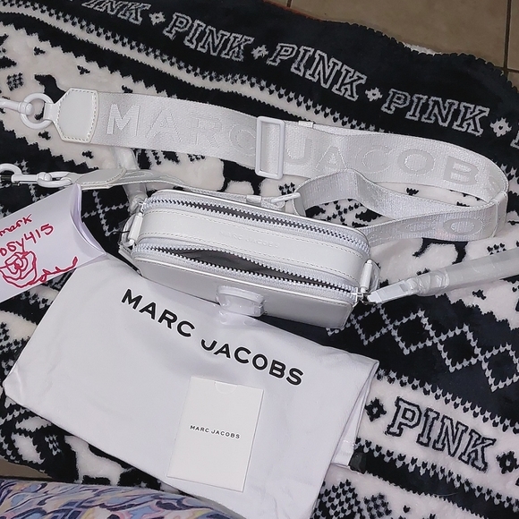 New❄️ALL WHITE🤍MARC JACOBS SNAPSHOT WINTER BAG MINIMALIST blogger camera bag - Picture 15 of 17